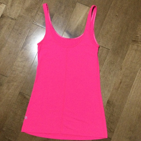 Basic pink lululemon tank top - Picture 2 of 3